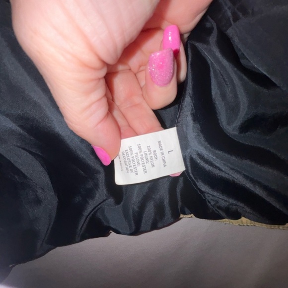 Men's Tan Quilted Vest with Black Details - Picture 5 of 10